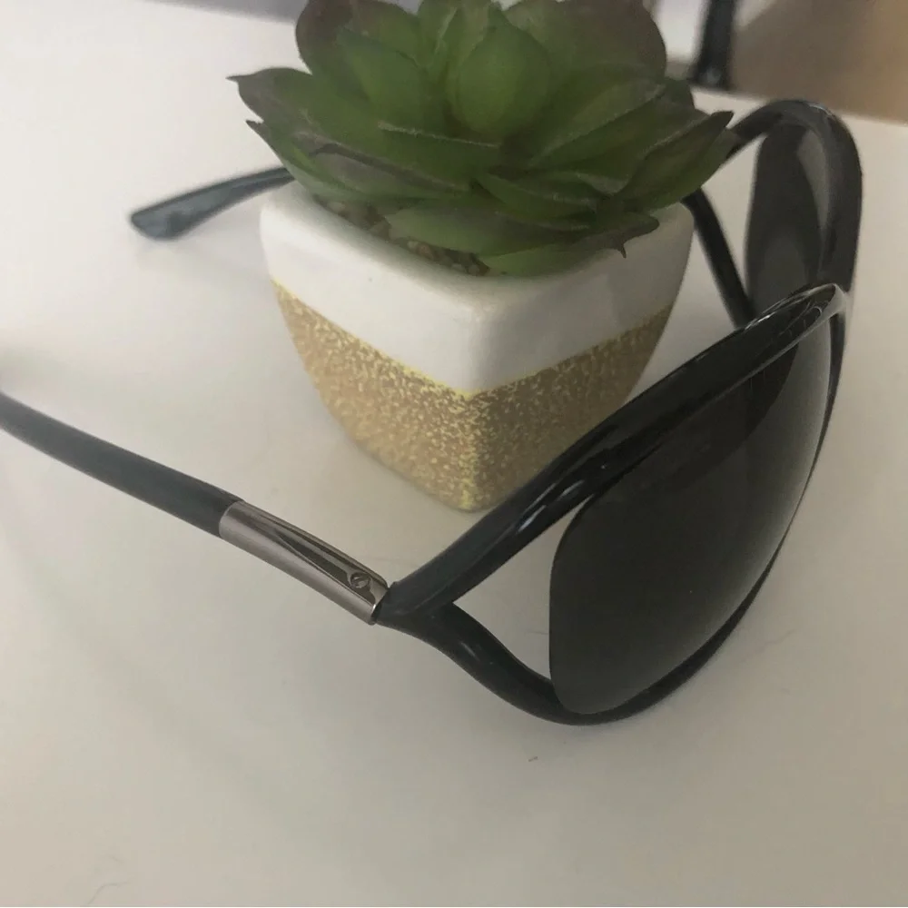 Tom Ford Women's Black Oversized Wrap Jennifer Sunglasses 🕶️